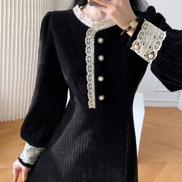 Sıradan elbiseler Fransız kadife dantel patchwork orta uzunluklu elbise kadınlar sonbahar ve kış yuvarlak boyun uzun kollu zarif siyah ince aline