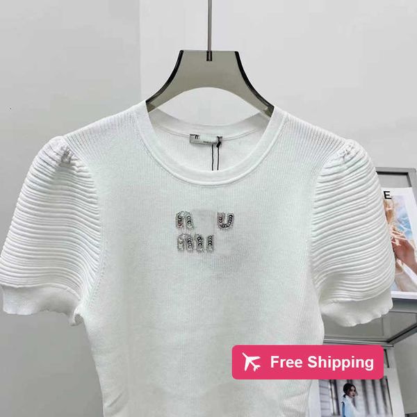 T-shirt da donna di design MIU Home Summer New Nail Drill Manica corta Girocollo Slim Fit Top in maglia tinta unita Industria pesante Lettera Spicy Girl Style 1BXU