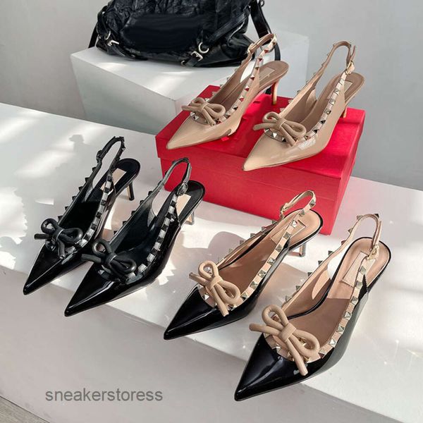 SEZZA Valenstino Slingback Studies Vbuckle Scarpe Rock Bow Lady Pump Early Spring Nuovo classico Rivet High Heel Sandals Womens Show Up Shoes Up Shoe