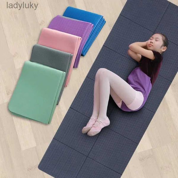 Tappetini yoga Nuovo tappetino yoga pieghevole da 4 mm Tappetino per esercizi fitness da viaggio TPE ecologico ecologico bifacciale antiscivolo per allenamenti sul pavimento di yoga pilatesL240118