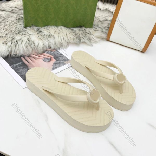 Köpük Kadın için Tasarımcı Ayakkabı Slide Slayt Sandal Man Slip-On Slippers Signature Plaj Dış Mekan Terlik Flip Flip Toz Torbası Ücretsiz Nakliye