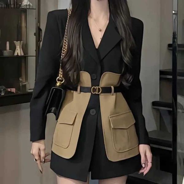 Damenanzüge Blazer Original Design Blazer Frauen Mode Neue Lose Gespleißte Tasche Koreanische Shrug Kerb Einreiher Blazer Mujer Femal mit GürtelL240118