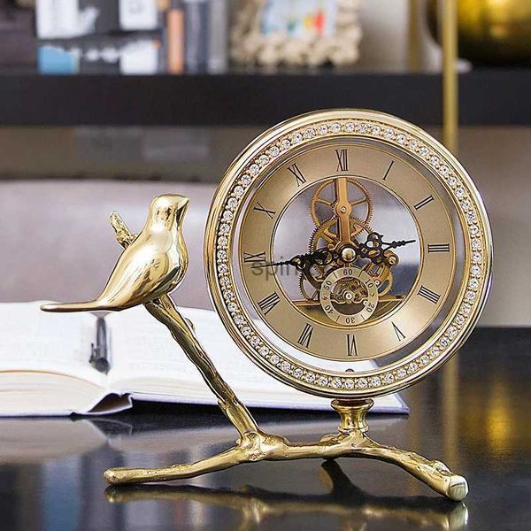 Настольные часы Старинные настольные часы для домашнего декора Золотая птица Металл Античный стиль Роскошные настольные украшения Часы Рождественские подарки на день рождения YQ240118
