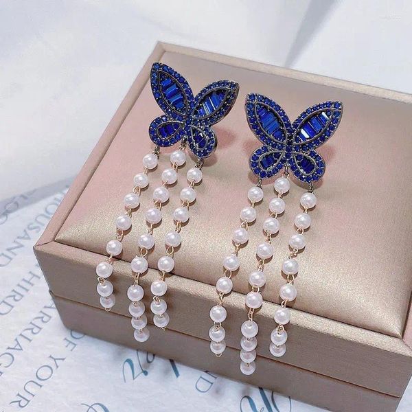 Orecchini a lobo Bilincolor Lunga farfalla blu reale e orecchino con nappa di perla bianca per donna