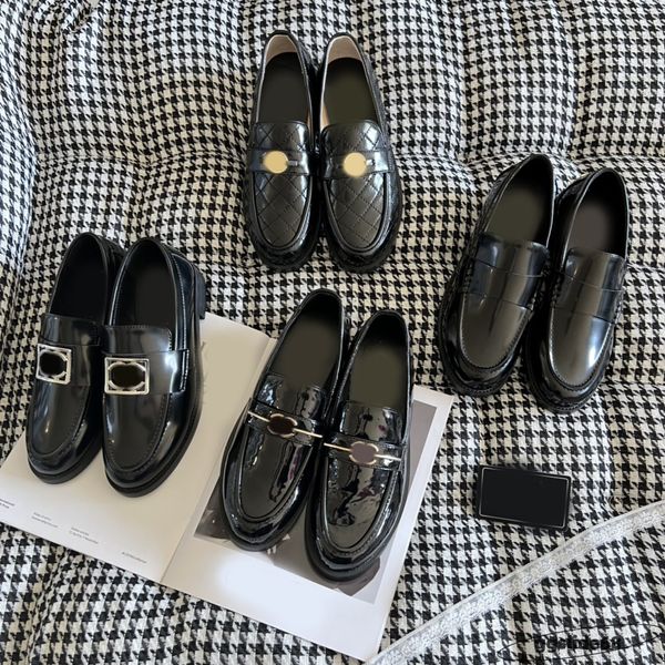 Loafers kadın ayakkabıları lüks deri ayakkabı sıradan ayakkabılar espadrilles tasarımcı yaz tasarımcıları bayanlar düz kadın mokasen sandaletler tuval ayakkabı