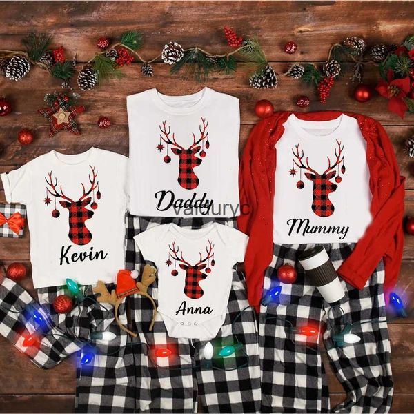 Familie Matching Outfits Personalisierte Hirschdruckfamilie Matng T-Shirts Weihnachtsfamilienhemden Custom Kinder Name Familie Look Outfits T-Shirt Baby Strampler H240508