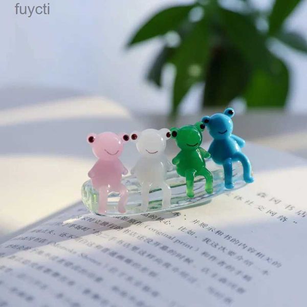 Kunst und Kunsthandwerk Großhandel, maßgeschneiderte handgefertigte Glasfrosch-Miniaturfiguren im japanischen Stil, niedliche kleine Tierhandwerksornamente, Heimfeengartendekoration YQ240119