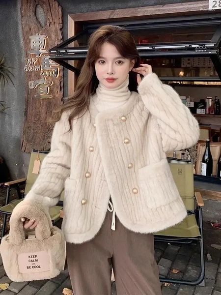 Giacche da donna 2024 Abiti coreani Autunno Inverno Solid O Collo Giacca in peluche Moda di strada Imitazione lana di agnello Cappotti corti