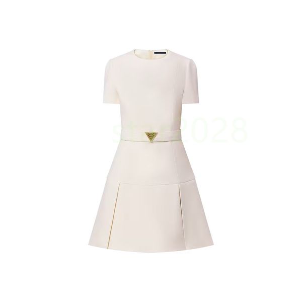 Novo vestido skatista feminino plissado manga curta com fivela saias de primavera gola redonda vestido branco detalhes plissados minivestido cintura alta vestido fino vestido feminino de alta qualidade