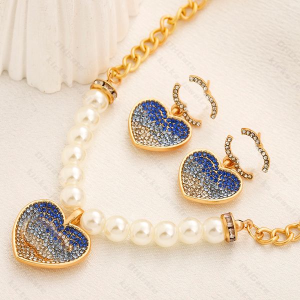 9Style Heart-Shaped Letter Designer-Halskette, Luxus-Modeanhänger für Männer und Frauen, hochwertige Alphabet-Schmuckzubehör, perfektes Jubiläumsgeschenk