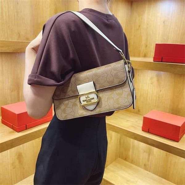 Ma Flip Cap Wine God Under Em -Under Women's 2023 Yeni Trendy Lüks Baskılı Küçük Kare Tek Omuz Crossbody Çantalar P57 7889