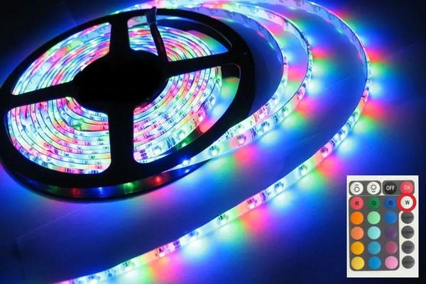 RGB LED Şerit Işığı 3528 SMD 50m 50 Metre 10 Rulo 300 LEDS Esnek Su Geçirmez +24Key IR uzaktan kumandalı 12V 2A Güç Adaptörü LL