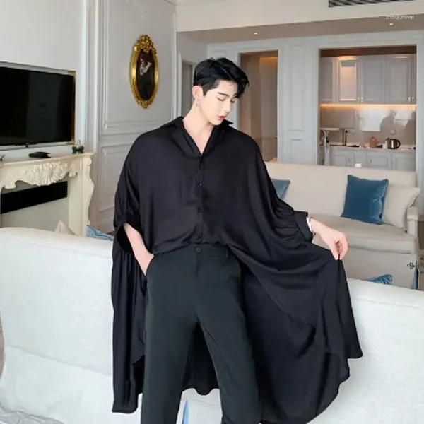 Männer Casual Hemden Sommer Schwarz Weiß Männer Übergroße Lange Hemd Koreanische Stil Mode Unregelmäßige Design Bluse Männlich Kurzarm Kleid mantel