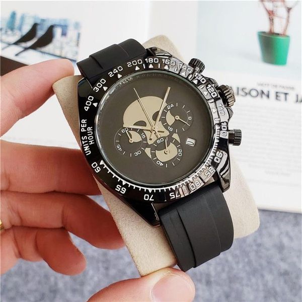 Relógios populares masculinos, esqueleto de caveira, estilo calendário, pulseira de borracha multifuncional, relógio de pulso de quartzo, 3 pequenos mostradores, pode funcionar x90272n