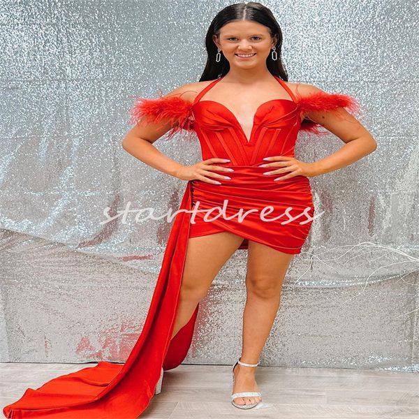 Seksi Kırmızı Tüy Prom Elbise Bağlı Tren Mini Kısa Kısa Kokteyl Elbise Yular Pleats Gece Yemeği Akşam Elbisesi 2024 Resmi Doğum Günü Homecoming Vestios De Gala