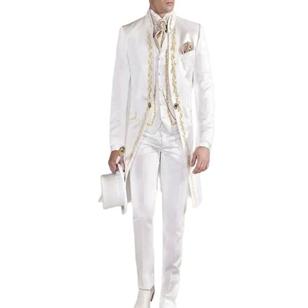 Куртки 2020, винтажные белые/черные костюмы жениха в стиле принца, воротник-стойка, свадебные смокинги для жениха, мужские костюмы, вечерняя одежда (куртка + брюки + жилет)