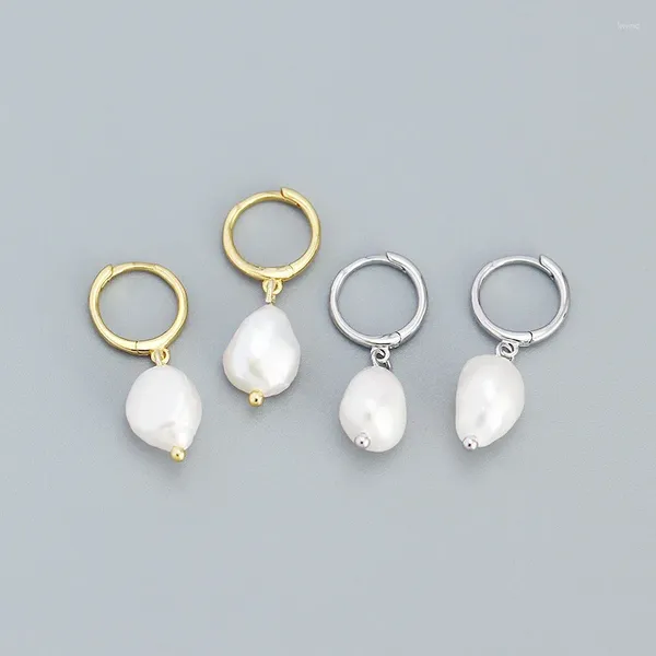 Orecchini a bottone minimalista barocco irregolare perla d'acqua dolce a clip