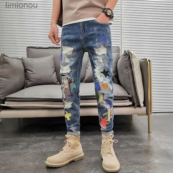 Jeans masculinos versão coreana men mendigo estilo sujo azul jeans elegante magro rasgado jeans de alta qualidade impressão jeans sexy rua jeans; l240120