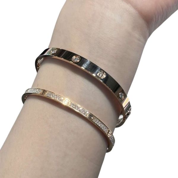 Bracciale da donna Carttier di alta qualità con braccialetto a scatola Popolare Plus Bracciale in acciaio Fashion America Bracciale in acciaio inossidabile con dieci diamanti di quinta generazione