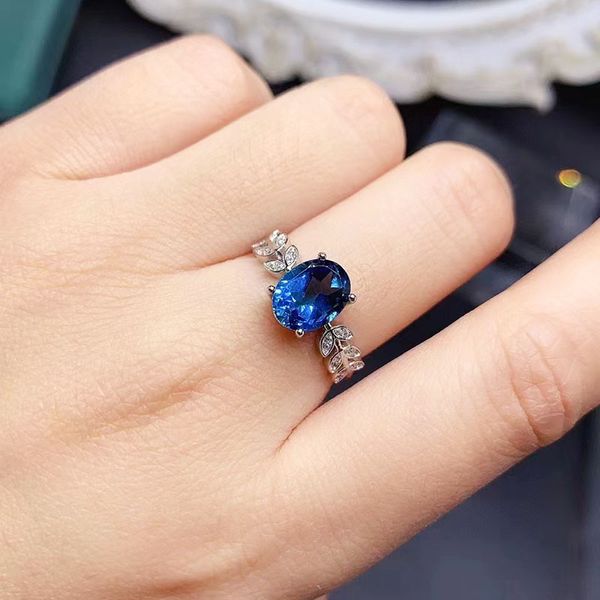 Ring mit natürlichem Londoner Blautopas-Stein, 925er Silber, eingelegt, leichter, luxuriöser, modischer, vielseitiger Live-Damenring im Großhandel