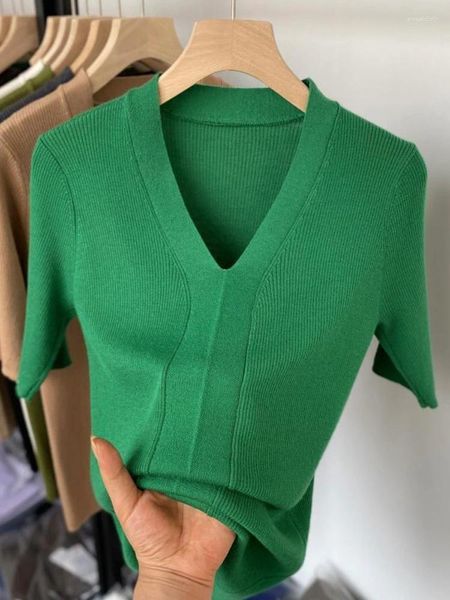 Camiseta feminina com decote em v manga curta topo feminino 2024 primavera/verão fino ajuste camiseta sólida versátil moda blusa de malha verde