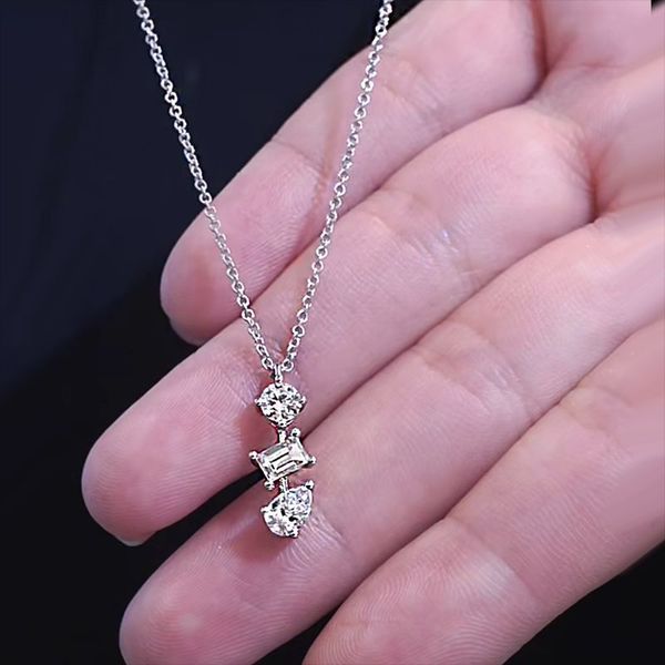 Choucong 2024 Ins Ciondolo Acqua Semplice Gioielleria Raffinata Reale 100% Argento Sterling 925 Taglio Smeraldo Bianco Moissanite Diamante Eternità Collana Clavicola Regalo