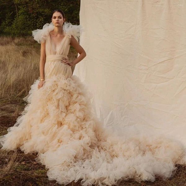 Partykleider Beige Langes Tüll-Abschlussballkleid Extra Puffy Luxus-Mädchen für die Hochzeit Mehrschichtige gemischte Abendkleider Fotos