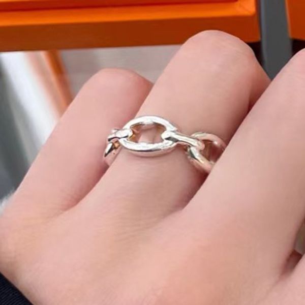 Designer-Luxus-Ring aus 925er-Sterlingsilber, berühmte französische Marke, klassische Schweinsnase, glattes Gesicht, Damen-Charme, einfacher süßer Schmuck, Mädchenmode, exquisites Geschenk