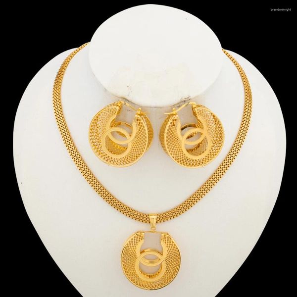 Halskette Ohrringe Set Afrikanischer Schmuck für Frauen 18k Gold Farbe Hoop Hollow Out Design Anhänger 2St Alltagskleidung Nigerian