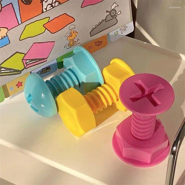 Ganci 3 pezzi/set stile Ins gancio carino creativo forma a vite colore senza sacco da boxe decorazione della stanza da parete