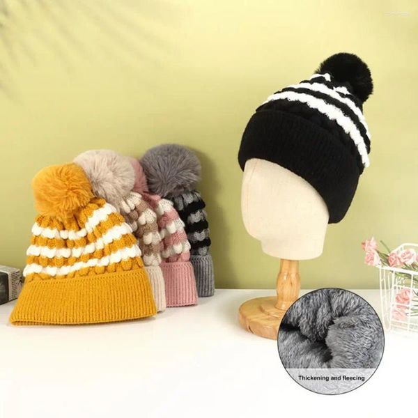 Berretti Berretto da donna Alta elasticità Inverno accogliente con decorazione in peluche lavorato a maglia Cappello da donna morbido elastico antiscivolo per il freddo