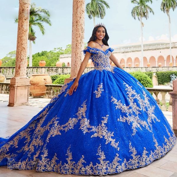 Königsblaue Quinceanera-Kleider 2024, schulterfrei, Tier-Ballkleid, süßes 15-Kleid, Gott-Spitzenapplikation, Perlenkorsett, Vestidos de 16 Anos 326 326