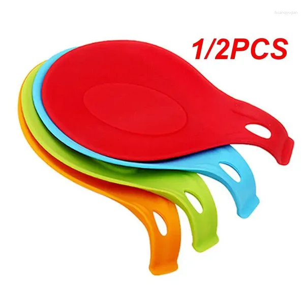 Tapetes de mesa 1/2 PCS Silicone Isolamento Colher Prateleira Resistente ao Calor Placemat Bebida Bandeja De Vidro Pad Comer Mat Pot Titular Cozinha