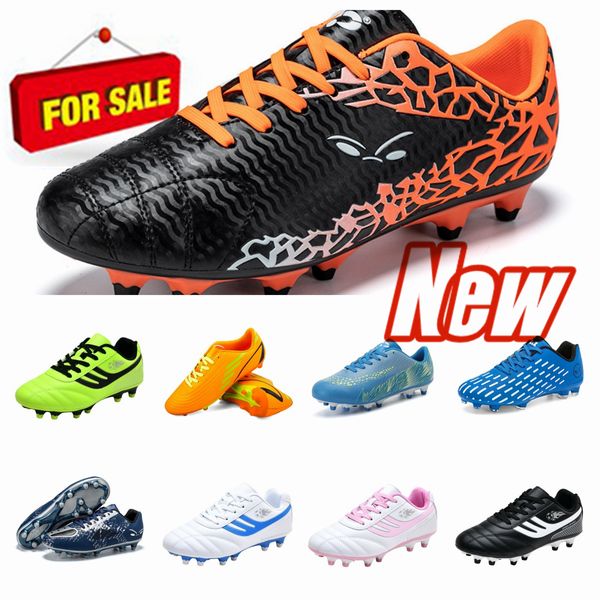 Tasarımcı Yaz Yeni Açık Hava Erkek Kadınlar Futbol Ayakkabı Futbol Botları Izgara Eğitim Ayakkabıları Yapışkan Spor Futbol Saplamaları Anti Slip Shoes