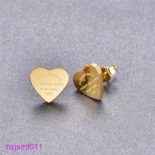 Hipe Stud t Orecchini a forma di cuore Orecchini Designer per donne Dimensioni carine Lettera di lusso Coppia in acciaio inossidabile Gioielli penetranti Regali Woma