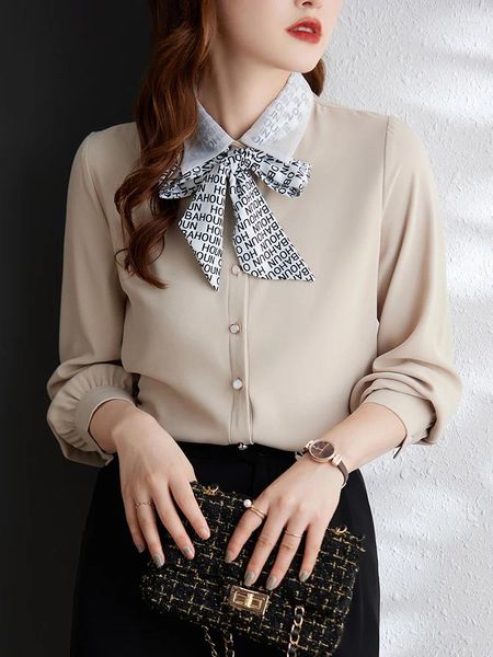 Camicette da donna Patchwork Stampa di lettere Papillon Camicia da donna Bottoni di perle Tessuto drappeggiato Collo rovesciato Bianco Office Lady Elegante Top formale