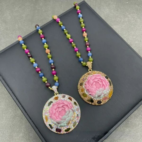 Halskette mit natürlichem Achat, rauem Stein, eingelegtem Turmalin, exquisite Persönlichkeit, rosa Rose, Pulloverkette, Damenmode-Accessoire
