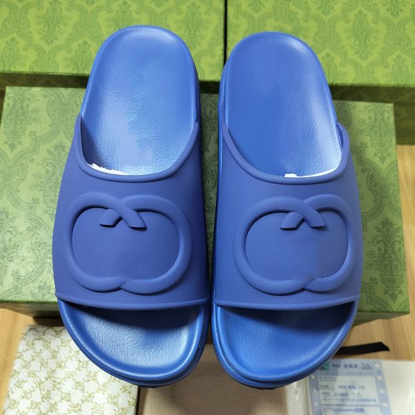 2024 Novas sandálias chinelos para mulheres versáteis macaron sola grossa sandálias de uma linha antiderrapante chinelos de alta qualidade Instagram na moda para uso externo