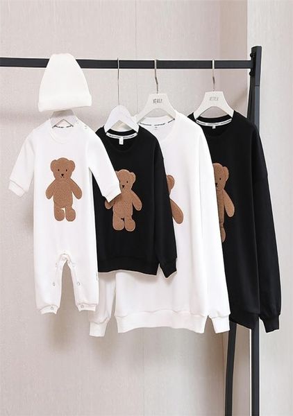 Primavera e outono suéter família combinando roupas bordado desenho animado urso pai e filho mãe e filha camisa de manga comprida 211839989