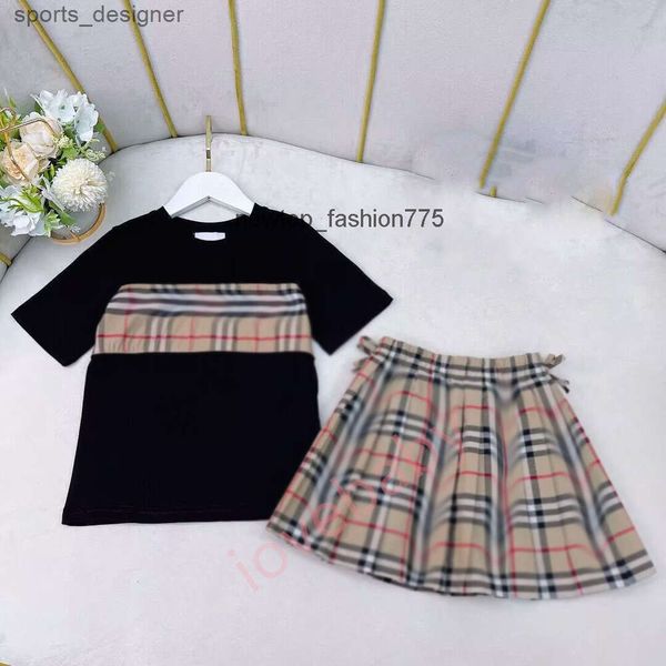 Nell'estate del 23, la nuova T-shirt scozzese in stile britannico in due pezzi, celebrità online di moda con abbigliamento per bambini ad alta definizione.''gg''RCYQ