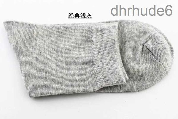 Großhandel - Neue Ankunft Baumwolle Einfarbig Klassische Business Herrensocken Marke Casual Dress Herrensocken für CRPZ