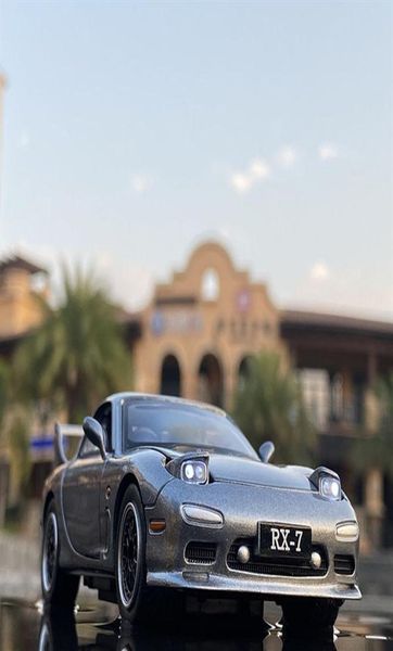 132 Mazda RX7 Modello di auto sportiva in lega Fonde sotto pressione Veicoli giocattolo Modello di auto in metallo Simulazione Collezione di luci sonore Regalo per bambini Nove4202530