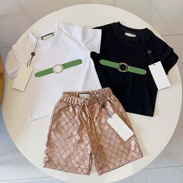 Bebek Çocuk Tshirts Şort Setleri Tasarımcı Toddler Erkek Kızlar Giyim Set Giysileri Yaz Beyaz Siyah Kahverengi Pantolon Lüks Takip Gençlik Sporcuları L5KL