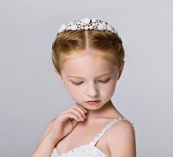 Exquisite manuelle Blumenmädchen-Kopfstücke Kids039 Accessoires für Hochzeiten Mädchen-Tiaras formelle Kleidung 4620526