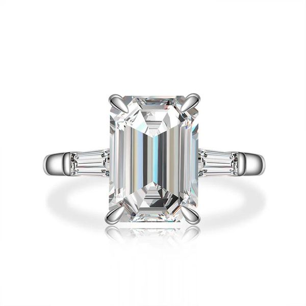 Negozio di anelli Anello in argento sterling 925 con taglio smeraldo creato con pietra preziosa Moissanite Anello di fidanzamento con diamanti Gioielleria raffinata all'ingrosso