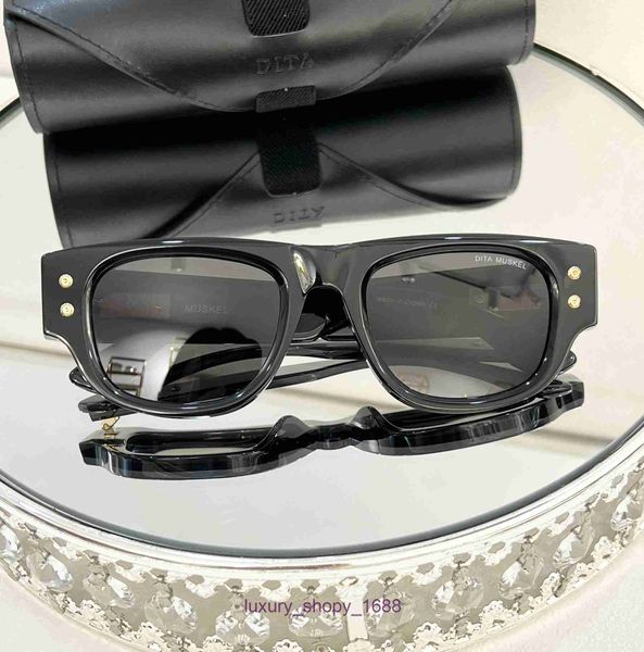 Designer-Mode-Sonnenbrillen für Damen und Herren im Online-Shop. Hochwertige 10,0-Piloten-Sonnenbrille mit dicker Platte, MODELL: DTS701, mit Geschenkbox HSZ1