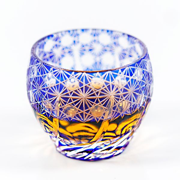 Copos coloridos cortados à mão pequenos Shochu Sake Shot Glass Tumbler Estilo Japonês Copo de vidro artesanal