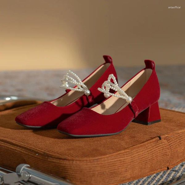 Sapatos de vestido nupcial com dedo do pé quadrado salto médio casamento camurça vermelho único banquete feminino primavera e outono estilos