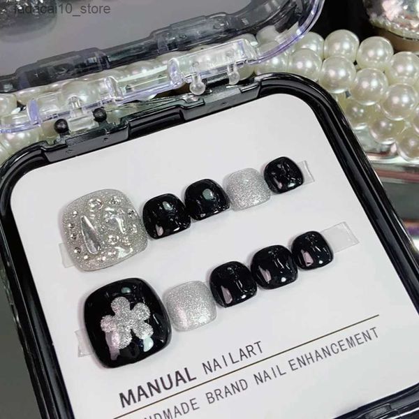 Unhas falsas unhas feitas à mão preto branco flor de cinco pétalas diamante manicure adesivos de unhas falsas produto acabado é removível e reutilizável Q240122