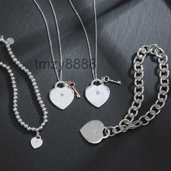 Herz-Schlüssel-Halskette für Damen, Edelstahl, Paar-Anhänger, Schmuck am Hals, Valentinstag-Geschenk für Freundin, Accessoires, Großhandel mit Box YE88